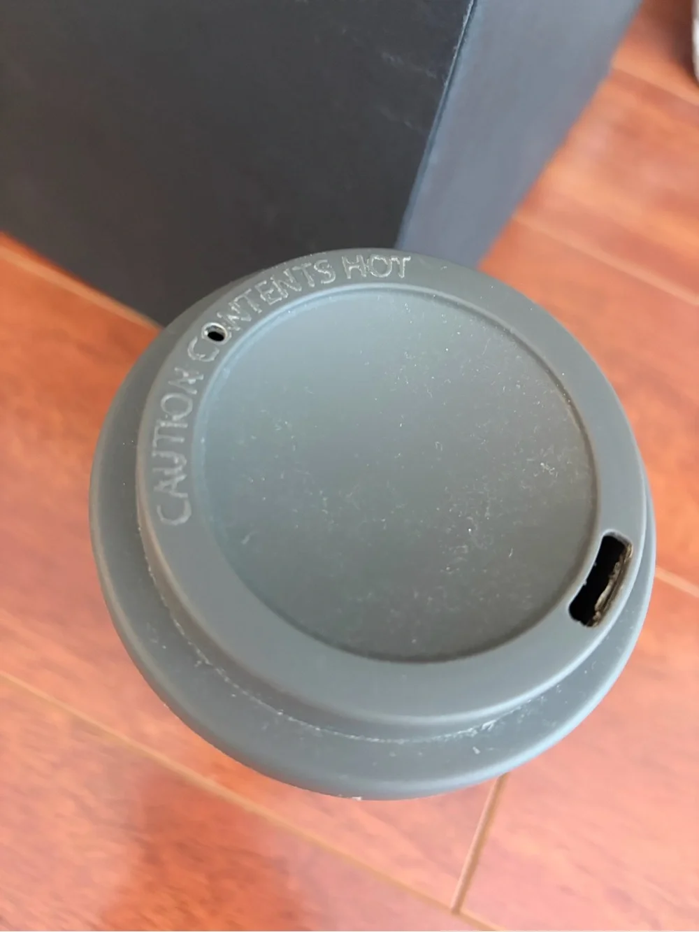 Hogwarts Crest Black Travel Mug with Gray Lid